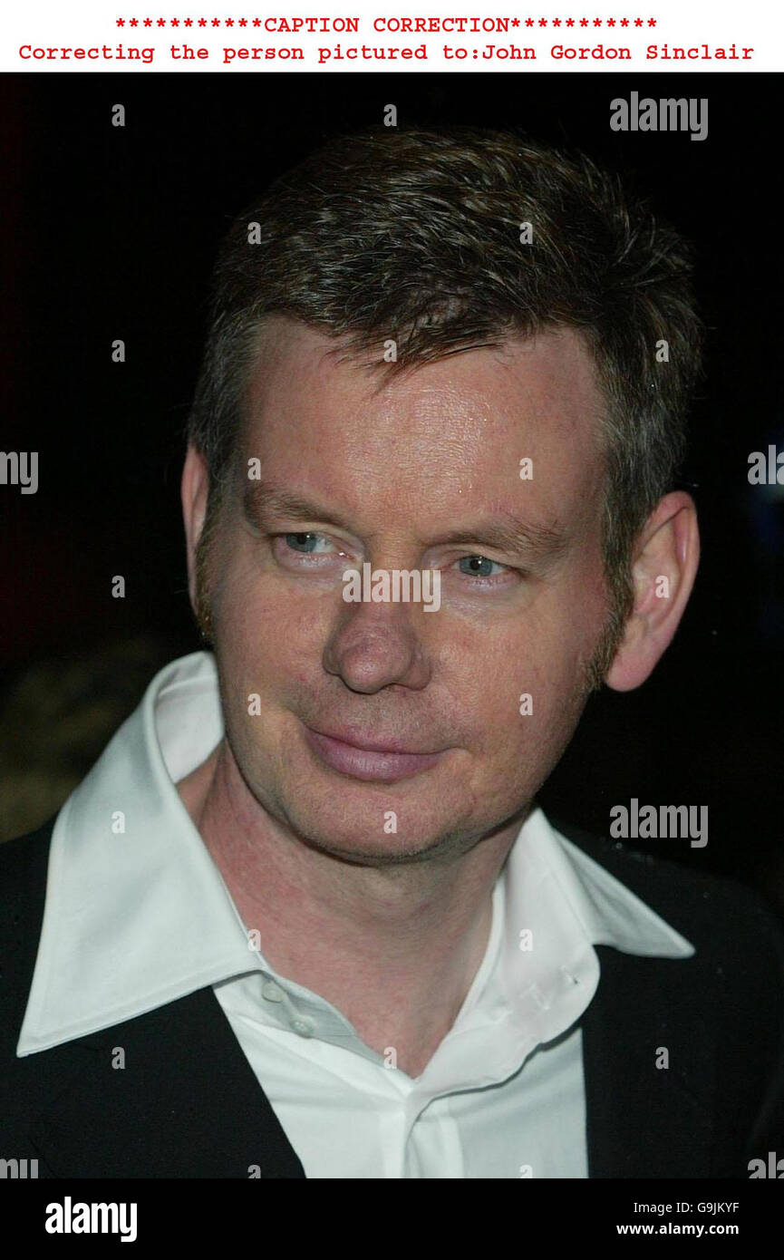 ***********CAPTION CORRECTION*********** Correcting the person pictured to:John Gordon Sinclair arrives at the Lloyds TSB Bafta Scotland awards 2006 at the City Halls in Glasgow. Stock Photo