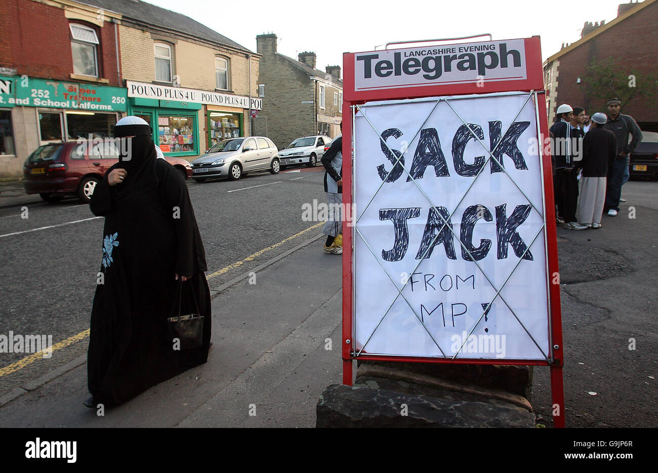 Veiled muslim women in Jack Straw's constituency Stock Photo Alamy