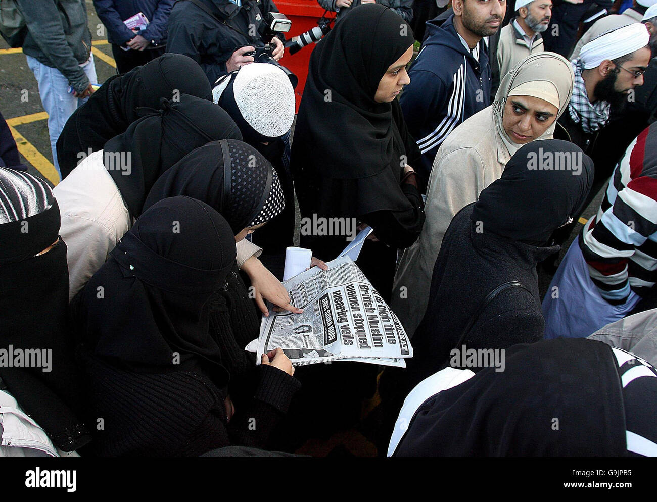 Veiled muslim women in Jack Straw's constituency Stock Photo Alamy