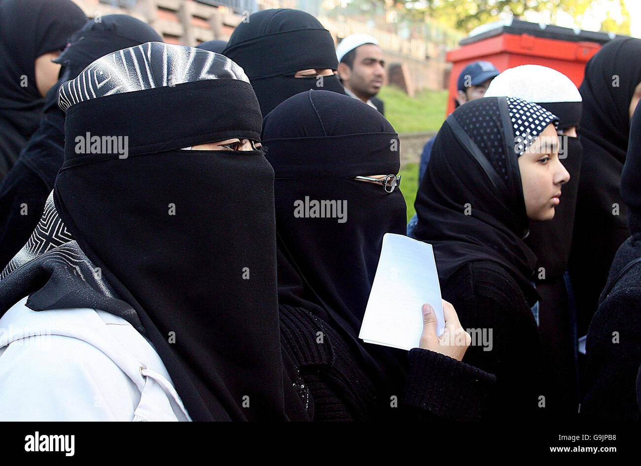 Veiled muslim women in Jack Straw's constituency Stock Photo Alamy