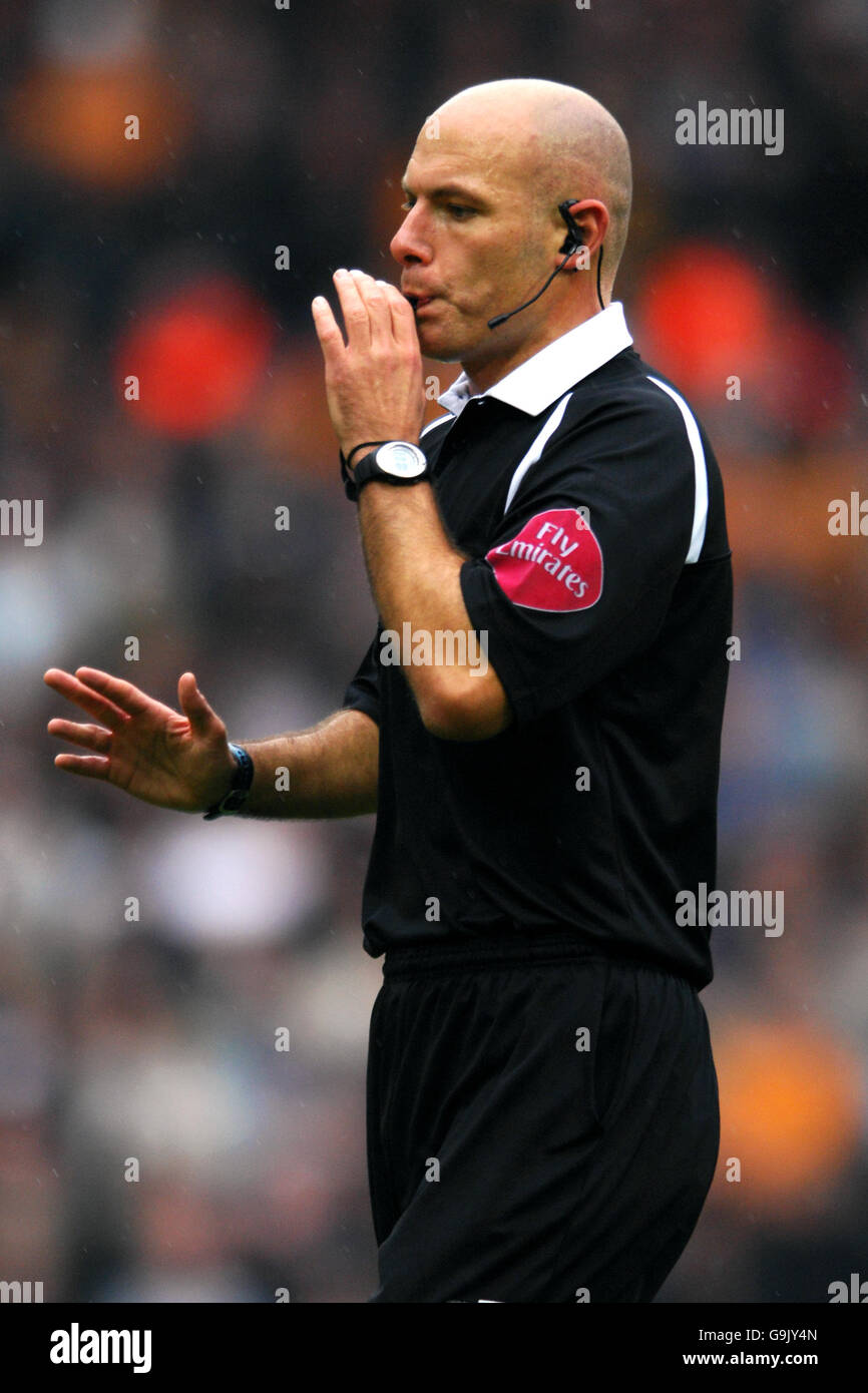 Referee top half football hi-res stock photography and images - Alamy