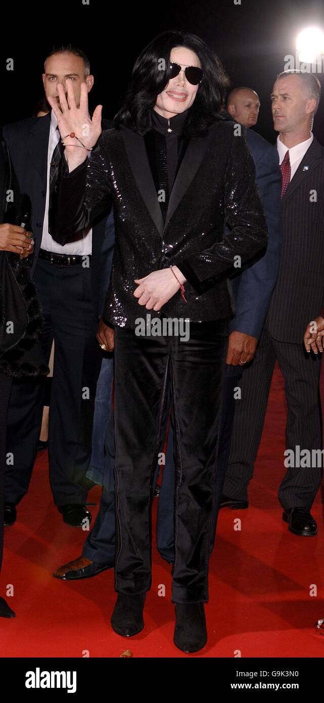 Michael Jackson arrives for the World Music Awards at Earls Court in
