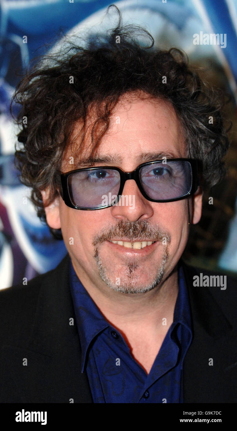 Tim Burton arrives for the West End premiere of his film The Nightmare Before Christmas 3D. PRESS ASSOCIATION Photo. Picture date: Sunday October 29, 2006. Photo credit should read: Fiona Hanson/PA. Stock Photo