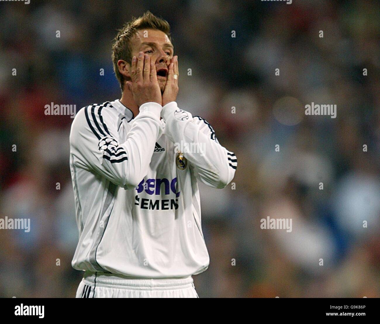 Soccer - UEFA Champions League - Group E - Real Madrid v Steaua Bucuresti -  Santiago Bernabeu. Sorin Paraschiv, Steaua Bucuresti Stock Photo - Alamy