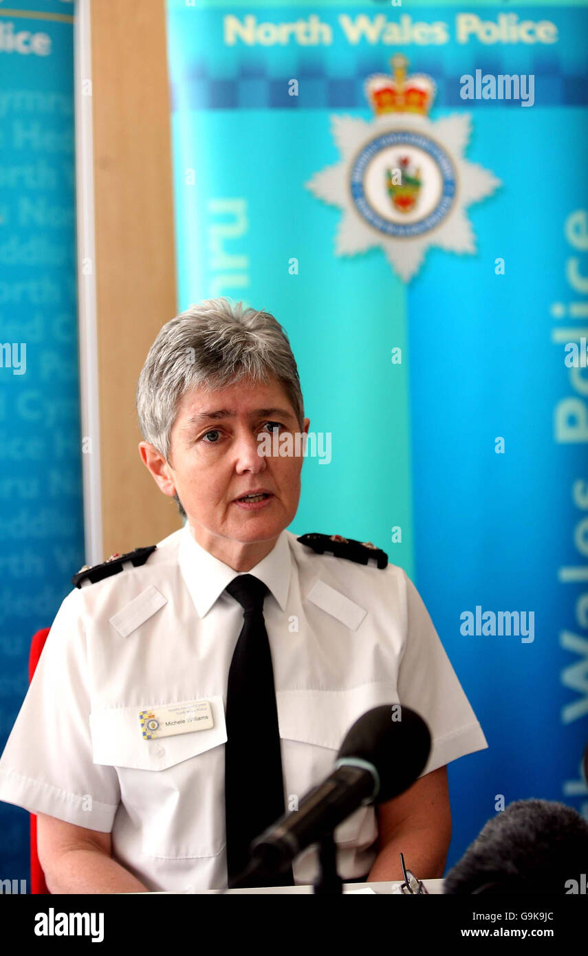 Chief Superintendent Michele Williams speaks at a North Wales Police press conference in St Asaph, north Wales, after a man was held by police on suspicion of murdering two young children in nearby Bodelwyddan. Stock Photo