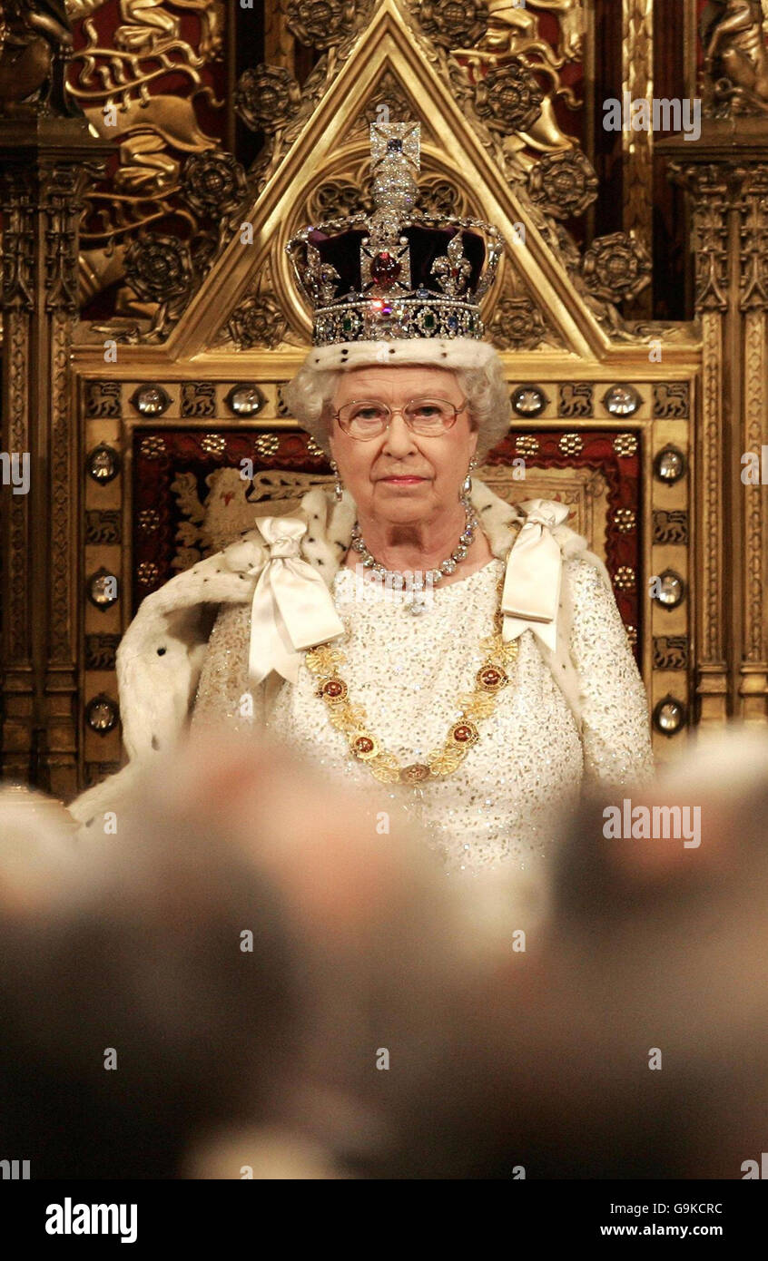 Queen elizabeth ii prepares hires stock photography and images Alamy