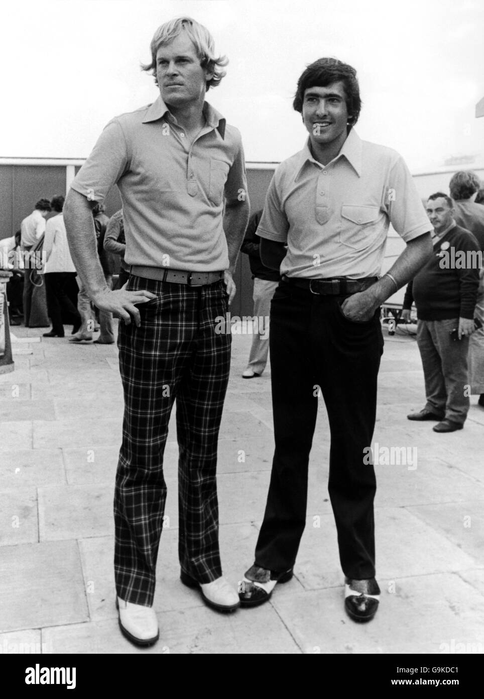 Golf - The Open Championship - Royal Birkdale. Open champion Johnny Miller (l) with runner up Seve Ballesteros (r) Stock Photo