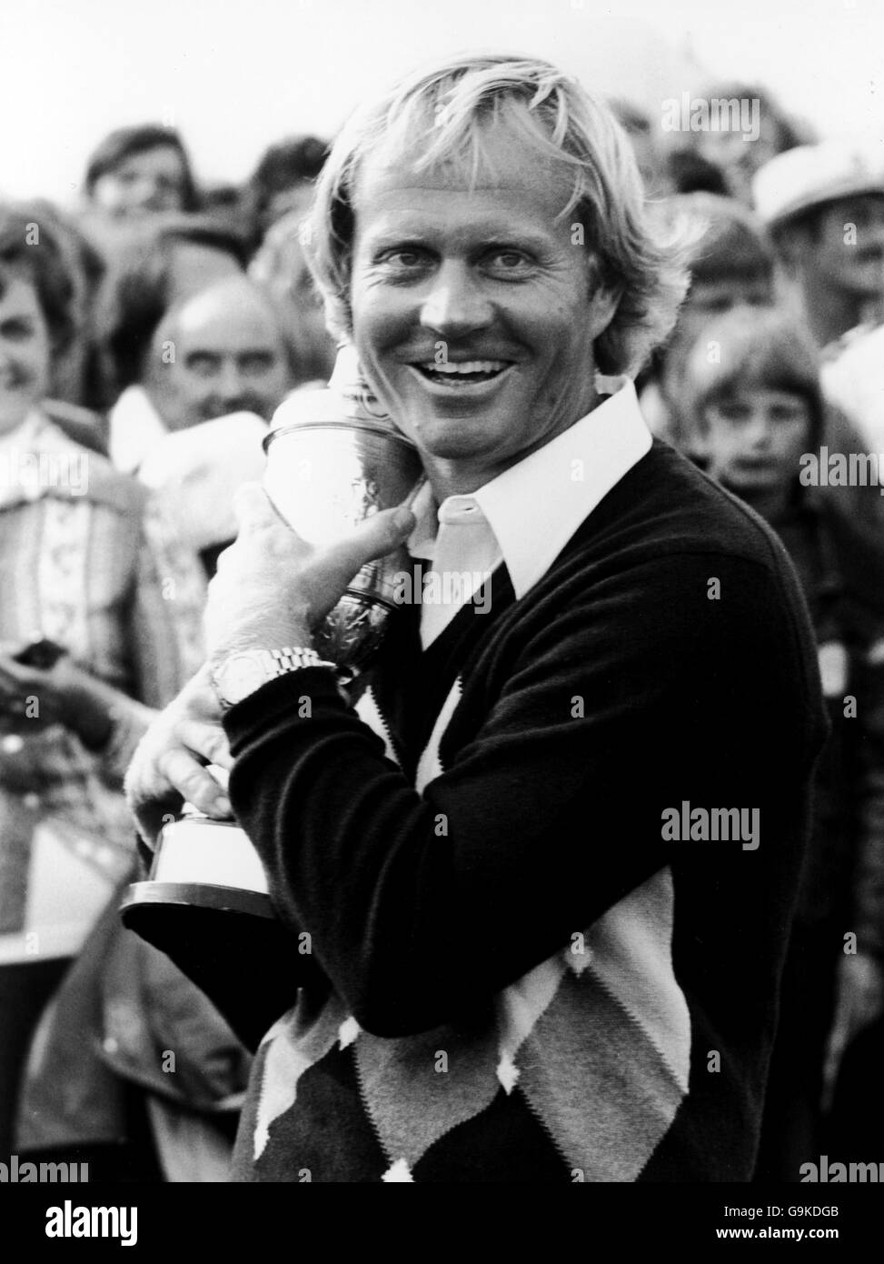 Celebration winner trophy britainimagescollectionmove britstandrewsgolf