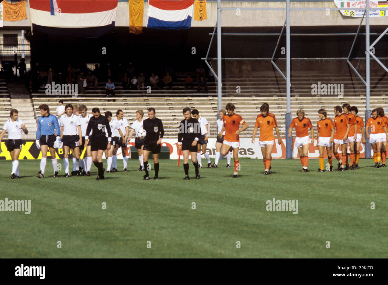 Soccer - European Championships 1980 - Group One - Holland v West Germany -  Stadio San Paolo Stock Photo - Alamy