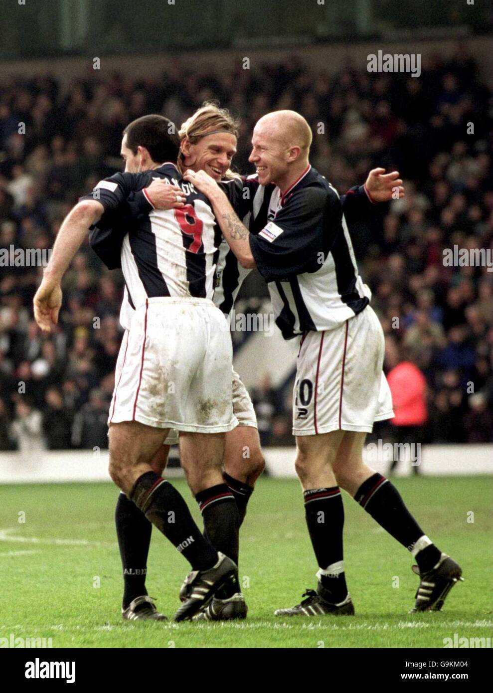 (L-R) West Bromwich Albion's Bob Taylor celebrates scoring the opening goal with teammates Richard Sneekes and Lee Hughes Stock Photo