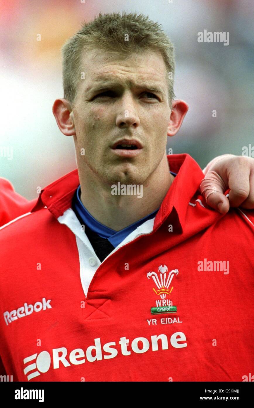 Daffed James Rugby Dafydd james wales hi-res stock photography and images - Alamy