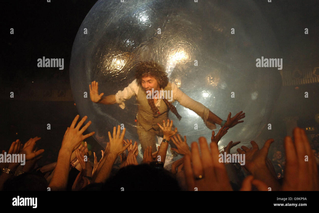 The Flaming Lips Live at The Hammersmith Apollo. The Flaming Lips