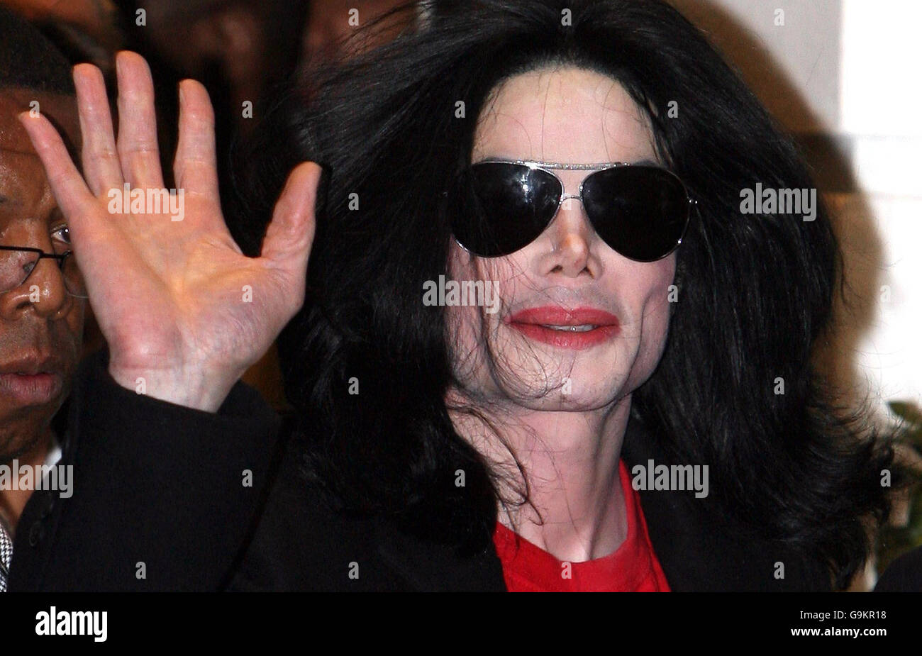 A handful of Michael Jackson fans show up outside the star's hotel. London,  England - 04.03.09 Stock Photo - Alamy