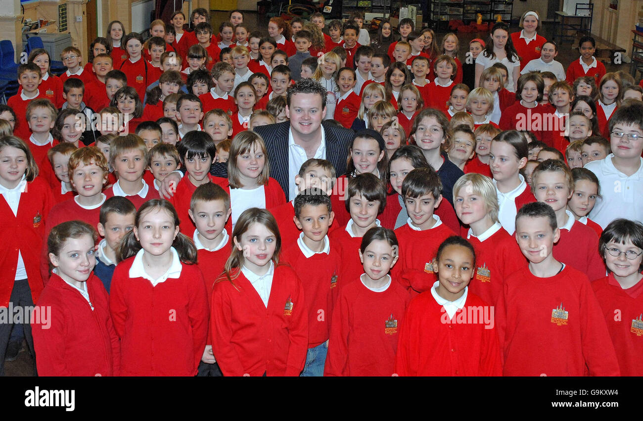 Snooker Shaun Murphy photo call Scarcroft School Stock Photo Alamy