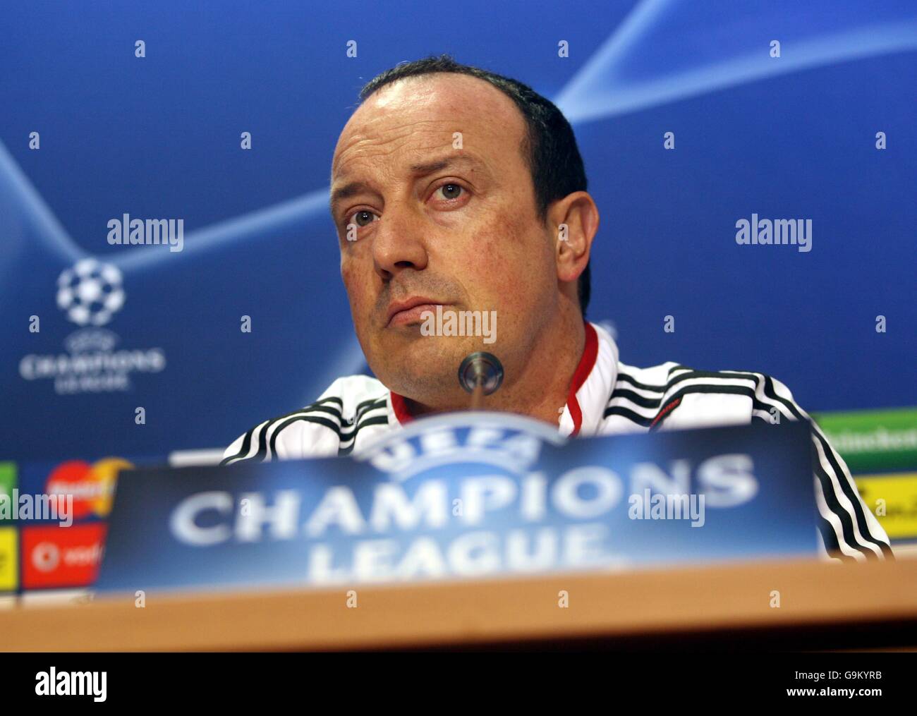 Soccer - UEFA Champions League - Group C - Galatasaray v Liverpool - Liverpool Press Conference - Ataturk Olympic Stadium. Liverpool's manager Rafael Benitez talks to the press Stock Photo