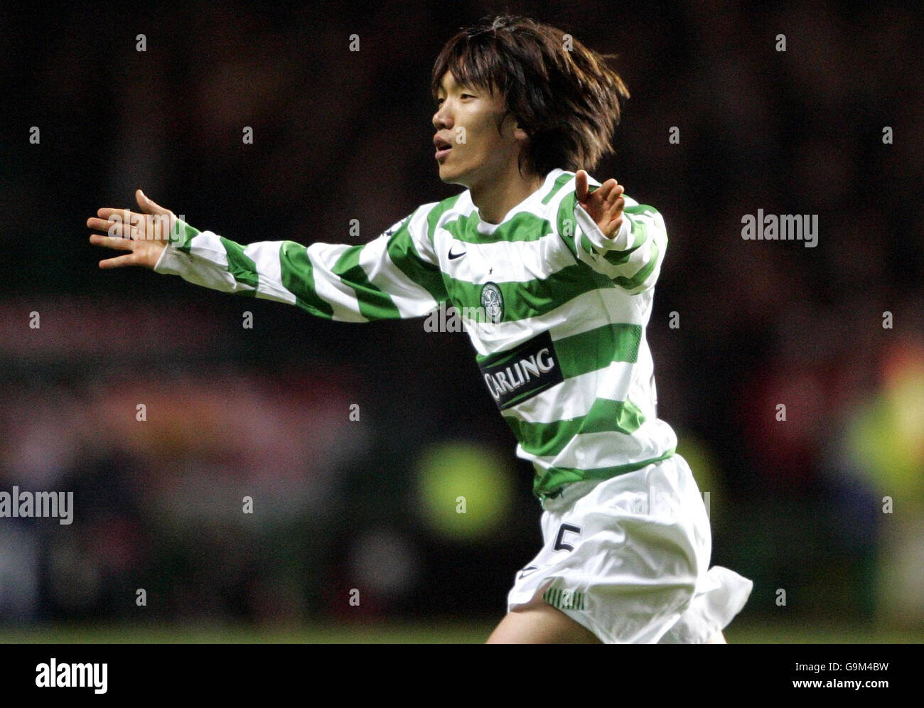 Celtic's Shunsuke Nakamura celebrates scoring the winning goal