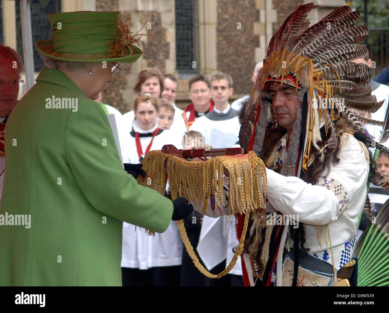 Queen attends native American chief's funeral Stock Photo - Alamy