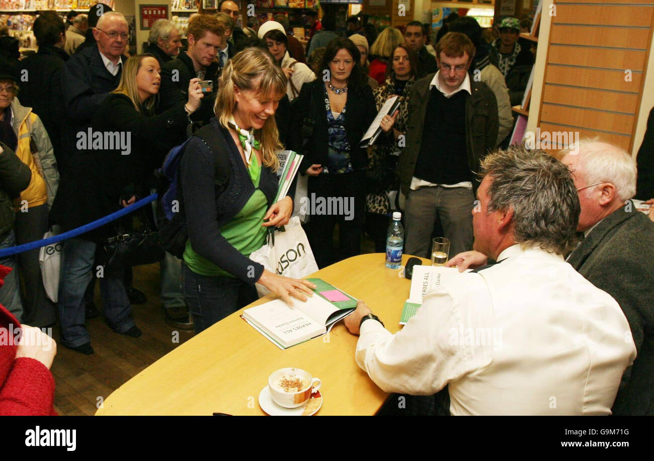 At easons book shop in dublin city centre hires stock photography and