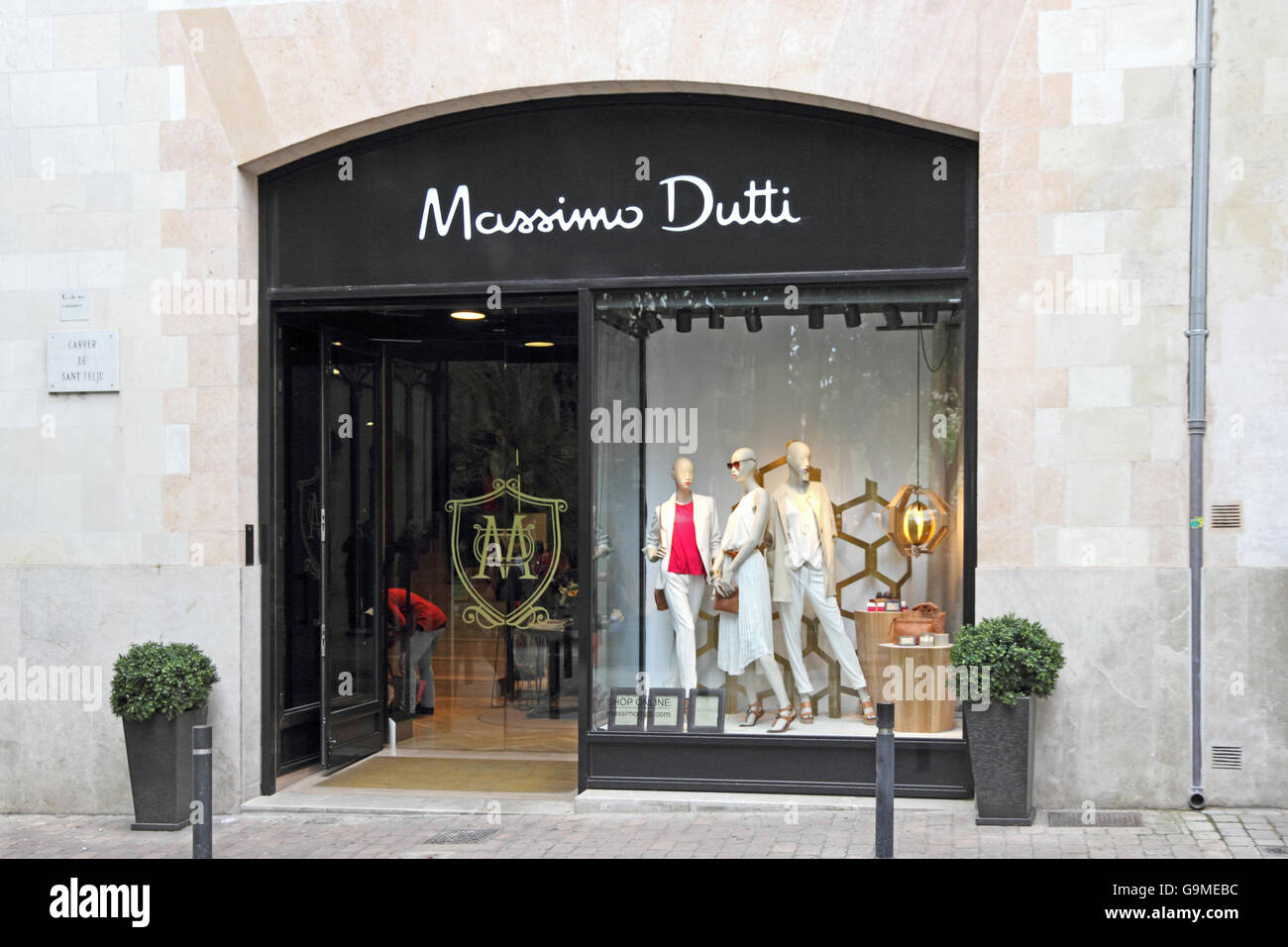 Massimo Dutti designer clothes shop, Palma, Mallorca Stock Photo - Alamy