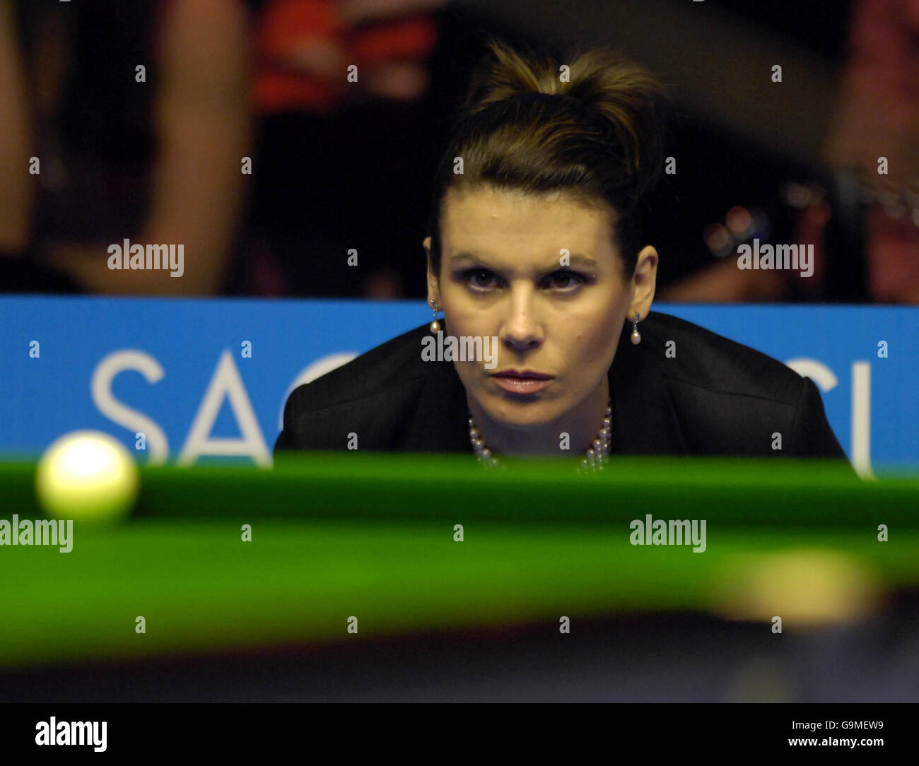 Michaela Tabb the referee during the SAGA Insurance Masters 2007 first round match at Wembley Arena, London. Stock Photo