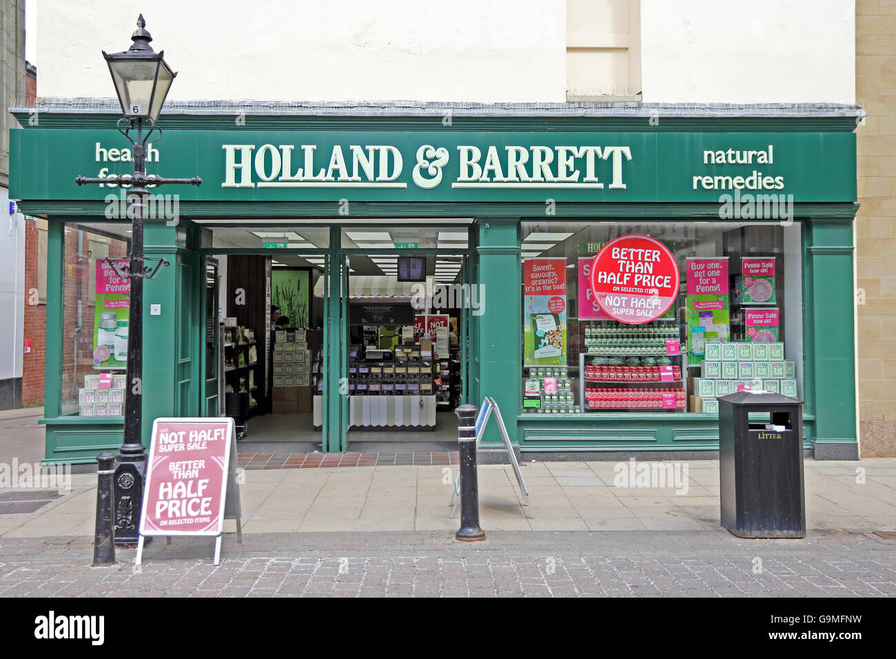 Holland & Barrett shop, Harrogate Stock Photo - Alamy