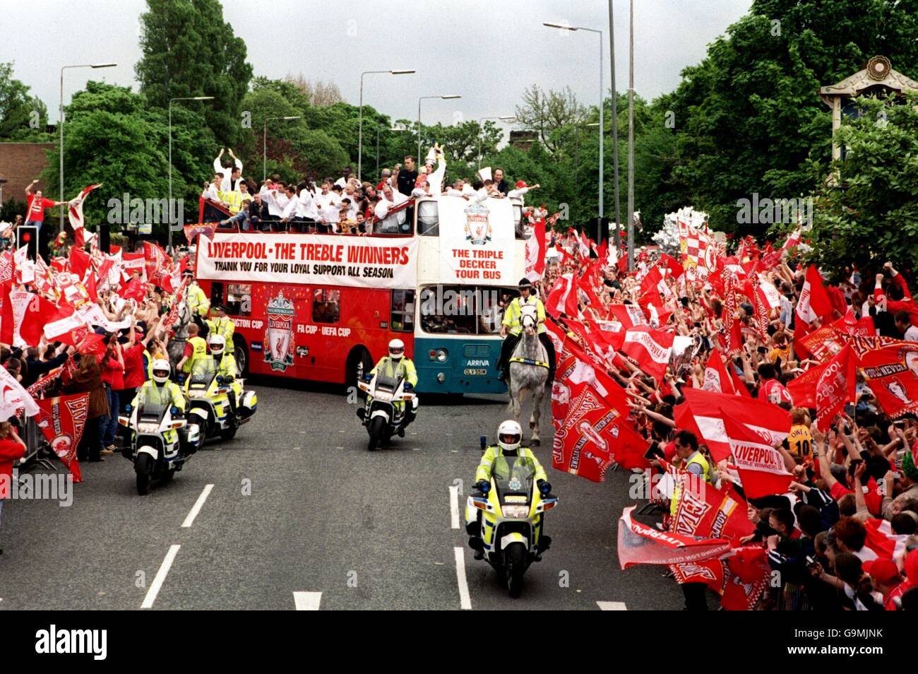 Soccer - Liverpool Trophy Parade. The bus travels through Liverpool ...