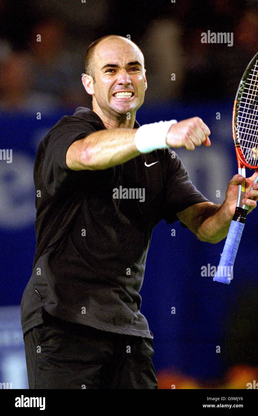 Tennis australian open semi final andre agassi v pete sampras hires stock photography and