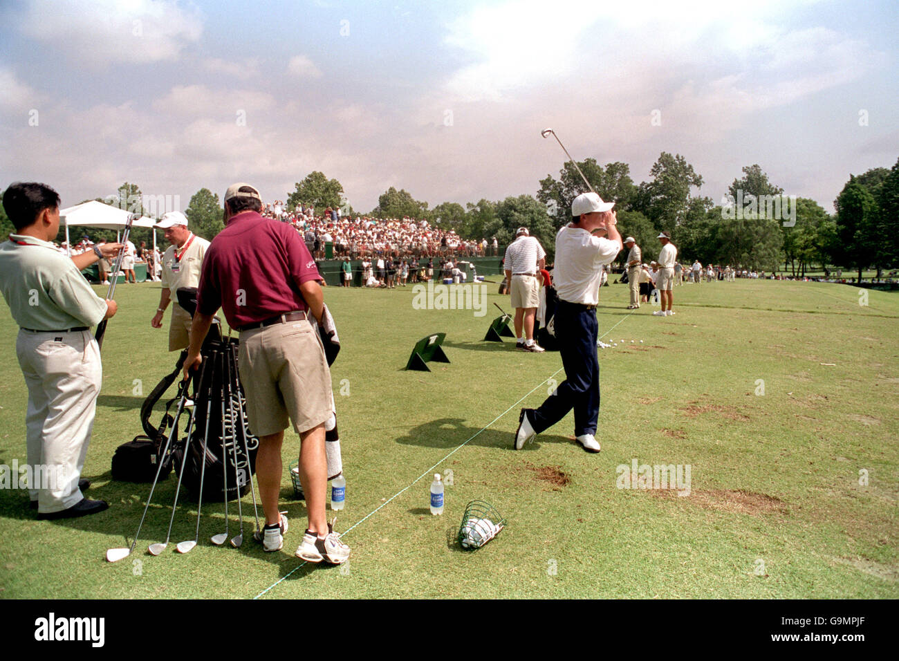 Paul lawrie practice on range southern hills golf course hires stock photography and images Alamy