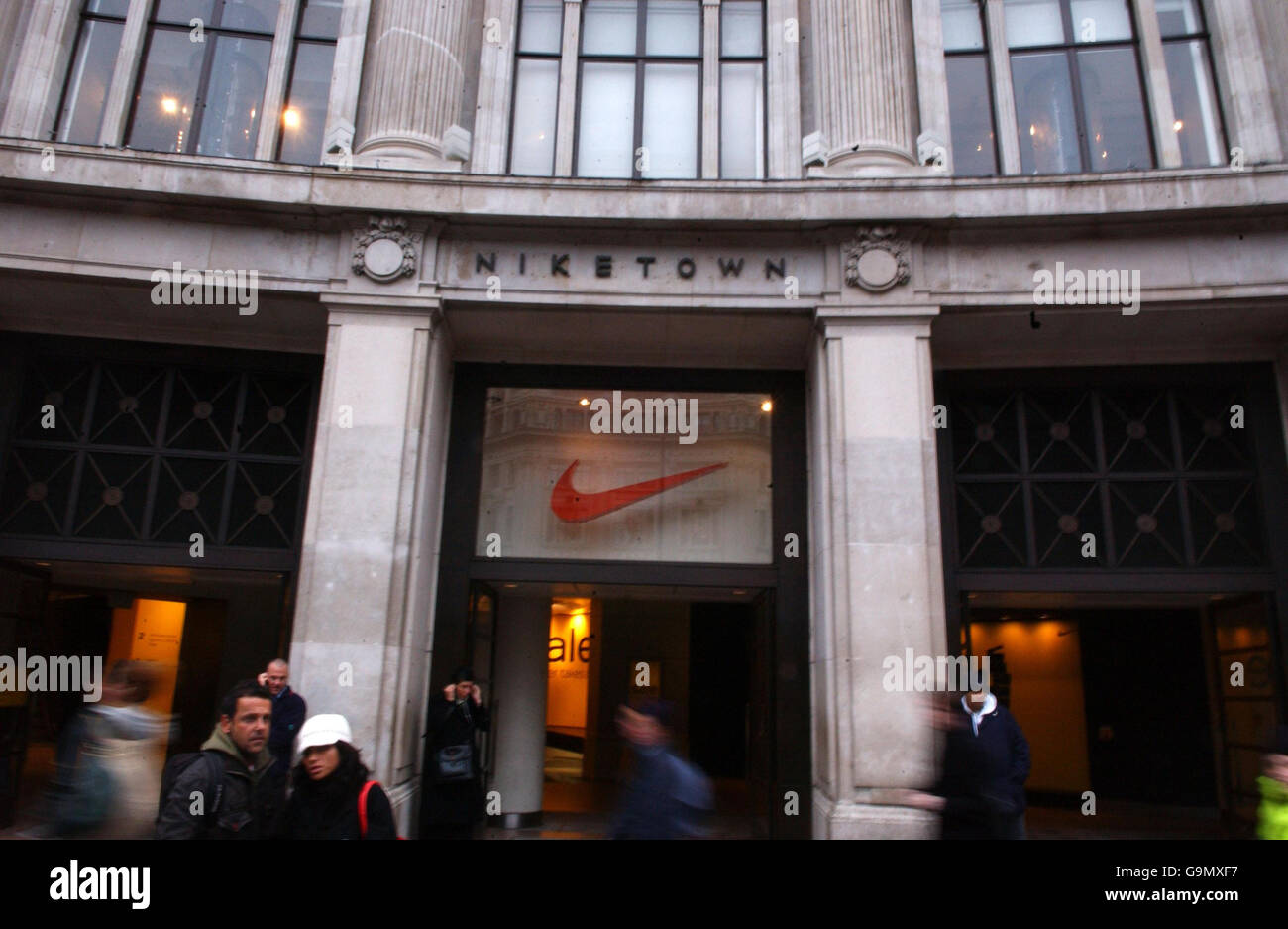 Nike store in oxford street hotsell