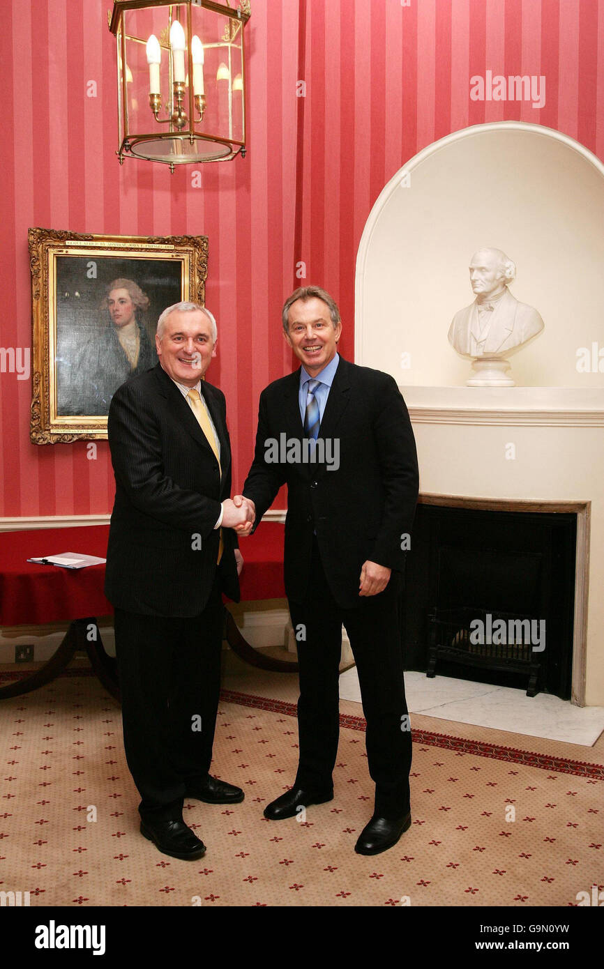 Tony Blair meets Bertie Ahern Stock Photo