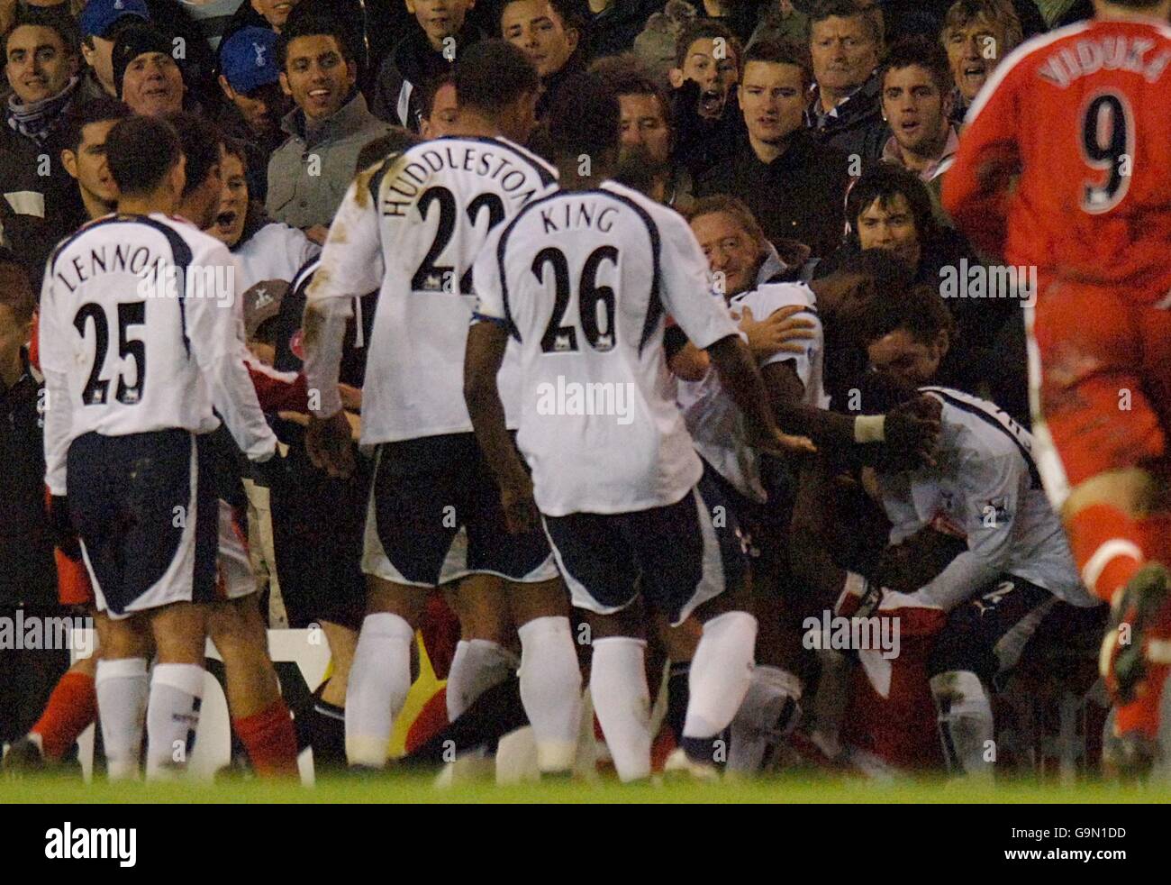 Soccer - FA Barclays Premiership - Tottenham Hotspur v Middlesbrough - White Hart Lane. Middlesbrough's George Boateng and Tottenham Hotspur's Didier Zokora come to blows. Stock Photo