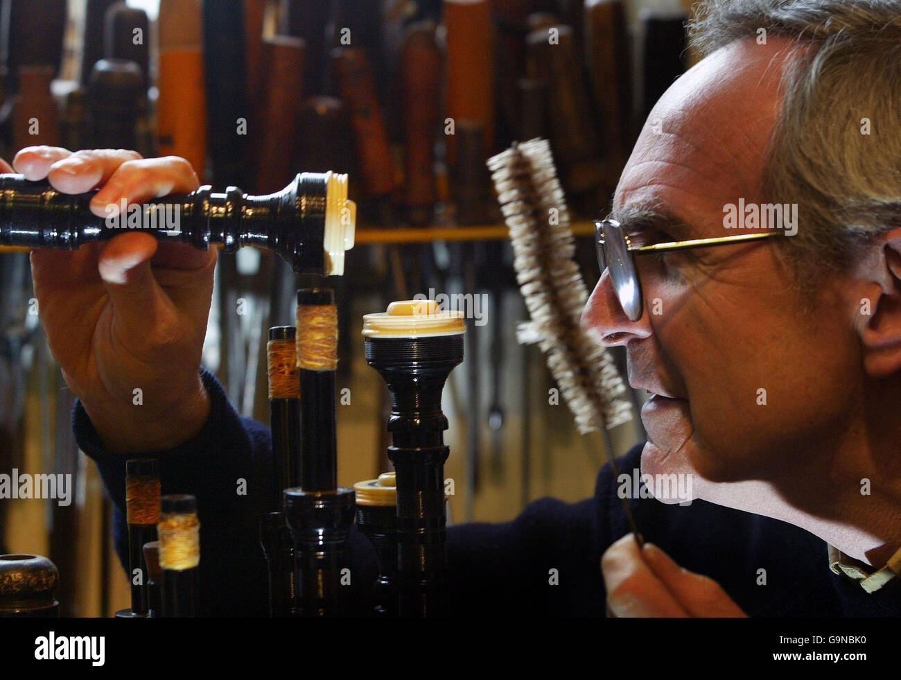 Edinburgh bagpipes shop hires stock photography and images Alamy