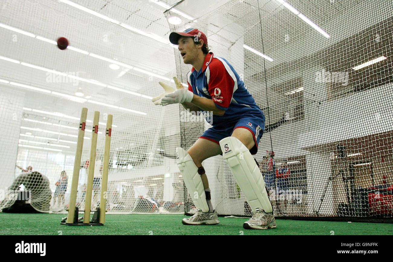 Indoor cricket net hi-res stock photography and images - Alamy