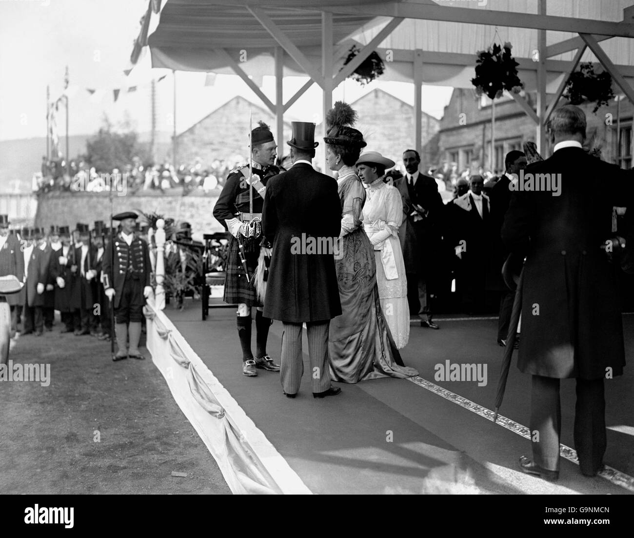 Royal tour of scotland Black and White Stock Photos & Images - Alamy