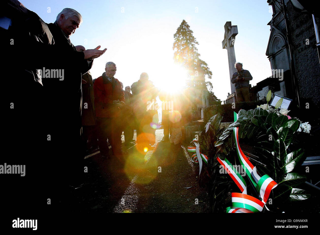 The crowd at the graveside of Jim Larkin in Glasnevin Cemetery, Dublin, at an event marking the centenary of a dockers strike led by Larkin. PRESS ASSOCIATION Photo. Stock Photo