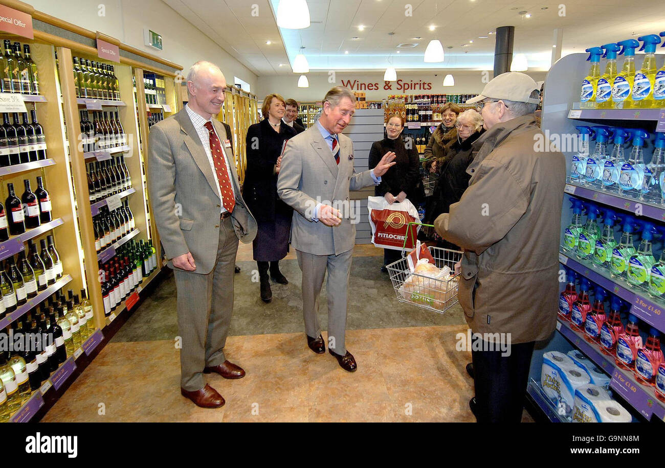The Prince of Wales visits a supermarket in Keswick, Cumbria, which is committed to local sourcing of produce, meeting suppliers and local farmers. Stock Photo
