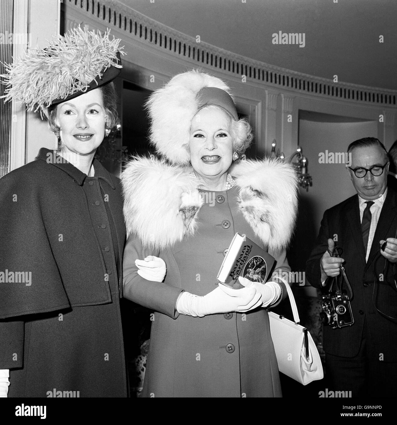 The Countess of Dartmouth (left) and her mother, romantc novelist Barbara Cartland at the luncheon to mark the publication of the latter's autobiography 'We Danced All Night' at the Dorchester, Park Lane London. Stock Photo