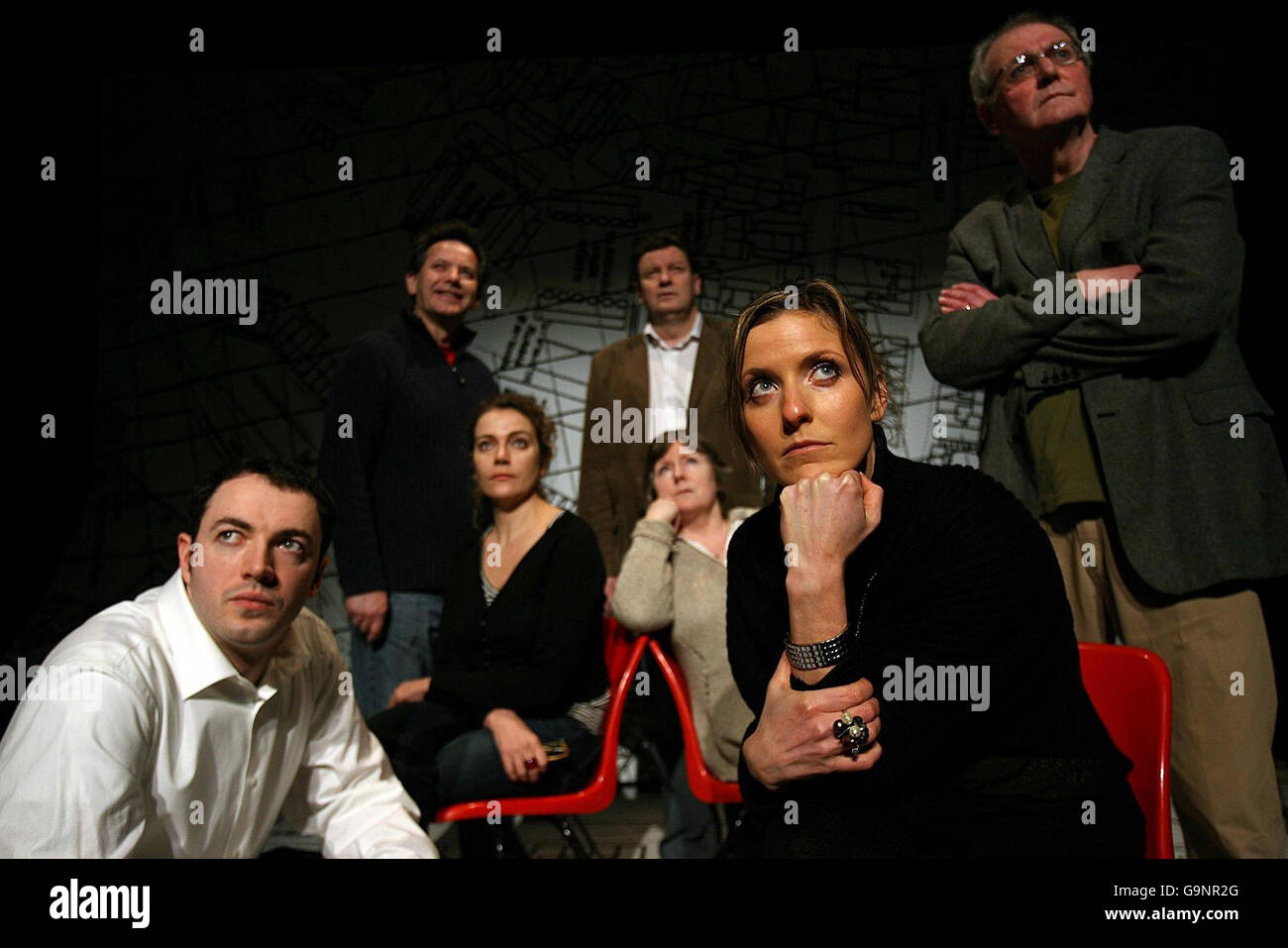 The cast of the Dublin Premiere of 'Heroes with their hands in the Air' a play by Fintan Brady, edited and introduced by Eamon McCann. Based on the book 'The Bloody Sunday Inquiry - the families speak out'. Pictured from left to right, Paul Kennedy, Seamus Heeney, Maggie Hayes, Gerry Doherty, Carmel McCafferty, Claire Connor and Kevin McCallion. Stock Photo