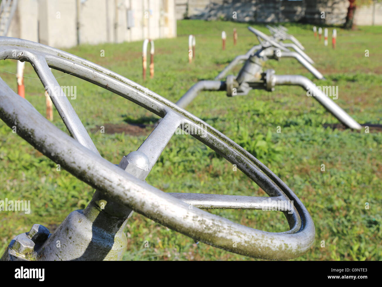 many gate valves to close or open the natural gas flow from the