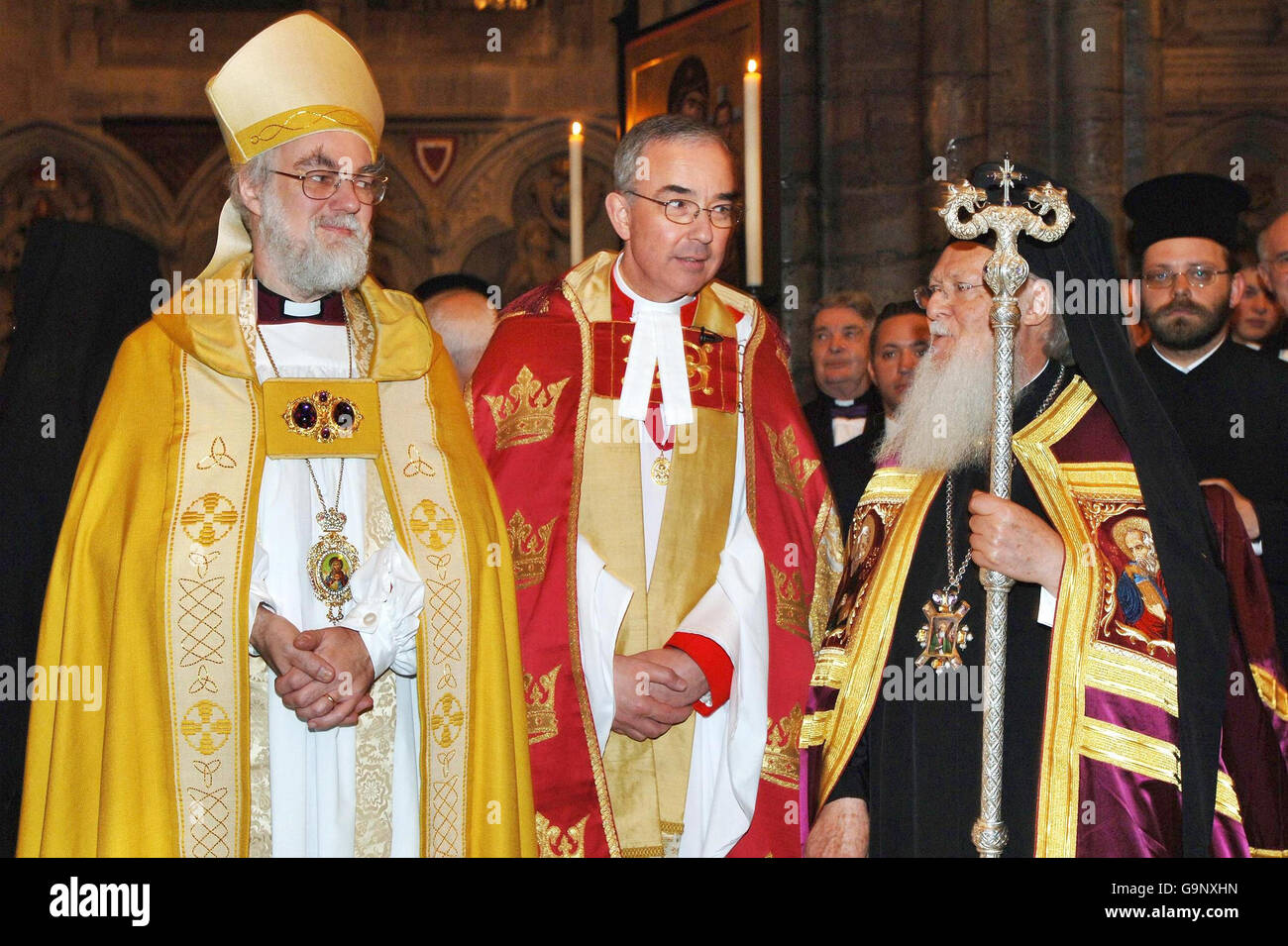 The Archbishop of Canterbury, Dr Rowan Williams (left), The Dean of Westminster Abbey, The Very Rev. John Hall and His All-Holiness Bartholomew Archbishop of Constantinople, New Rome and Ecumenical Patriarch after an Evensong, marking the publication of the 'Church of the Triune God' the Final Report of the International Commission for Anglican Orthodox Theological Dialogue 1989-2006, at Westminster Abbey, London. Stock Photo