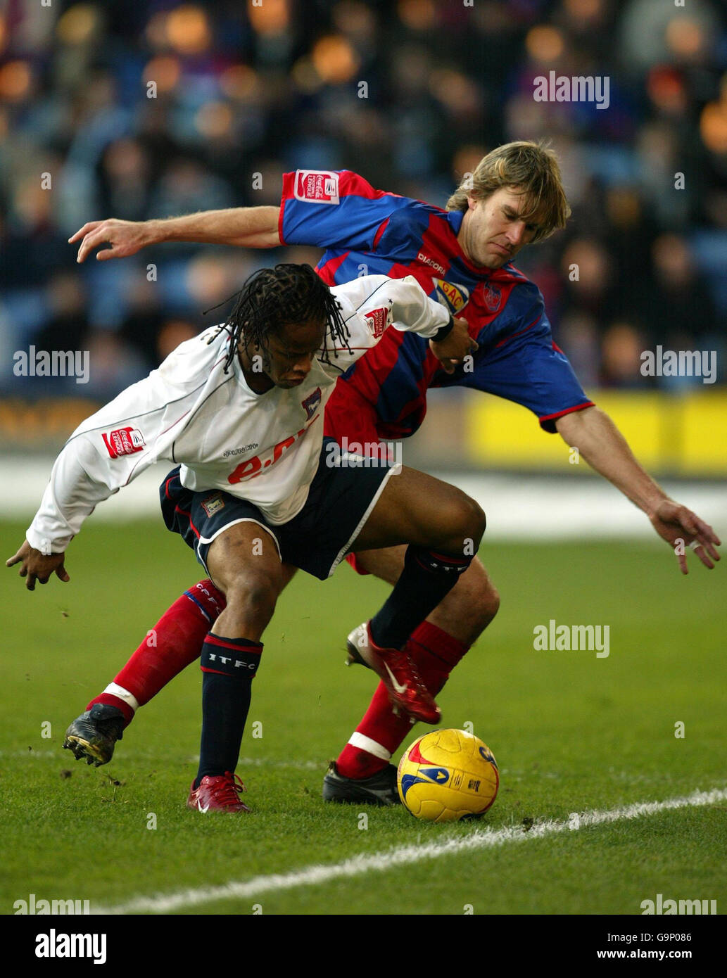 Ipswich Towns' Jaime Peters and Crystal Palaces' Matt Lawrence during the Coca-Cola Championship match at Selhurst Park, London. Stock Photo