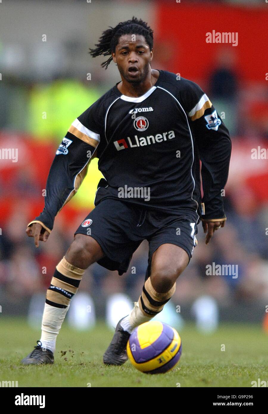 Soccer - FA Barclays Premiership - Manchester United v Charlton Athletic - Old Trafford. Alexandre Song Billong, Charlton Athletic Stock Photo