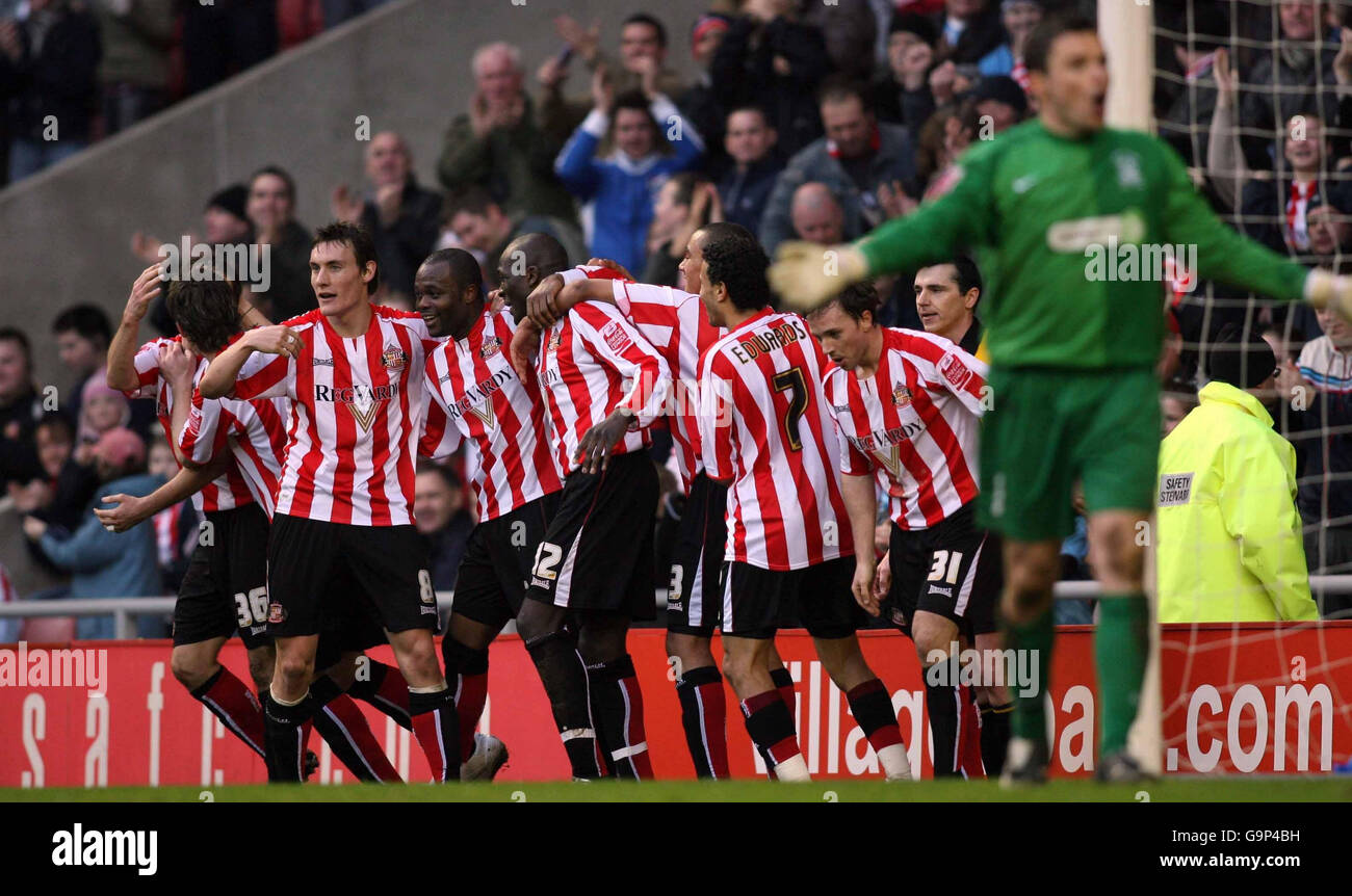 Sunderland's Stern John (fourth left) celebrates his second goal against Southend United, with his team-mates during the Coca-Cola Championship match at the Stadium of Light, Sunderland. Stock Photo