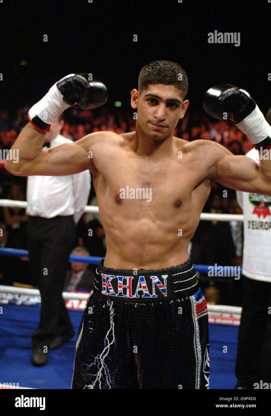 Boxing - Light-Welterweight fight - Amir Khan v Mohammed Medjani - Wembley Arena Stock Photo