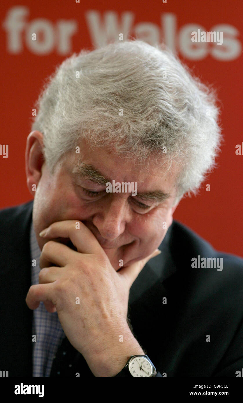 Wales' First Minister Rhodri Morgan speaks during a press conference at Llandrillo College, Rhos-On-Sea, Wales. Stock Photo