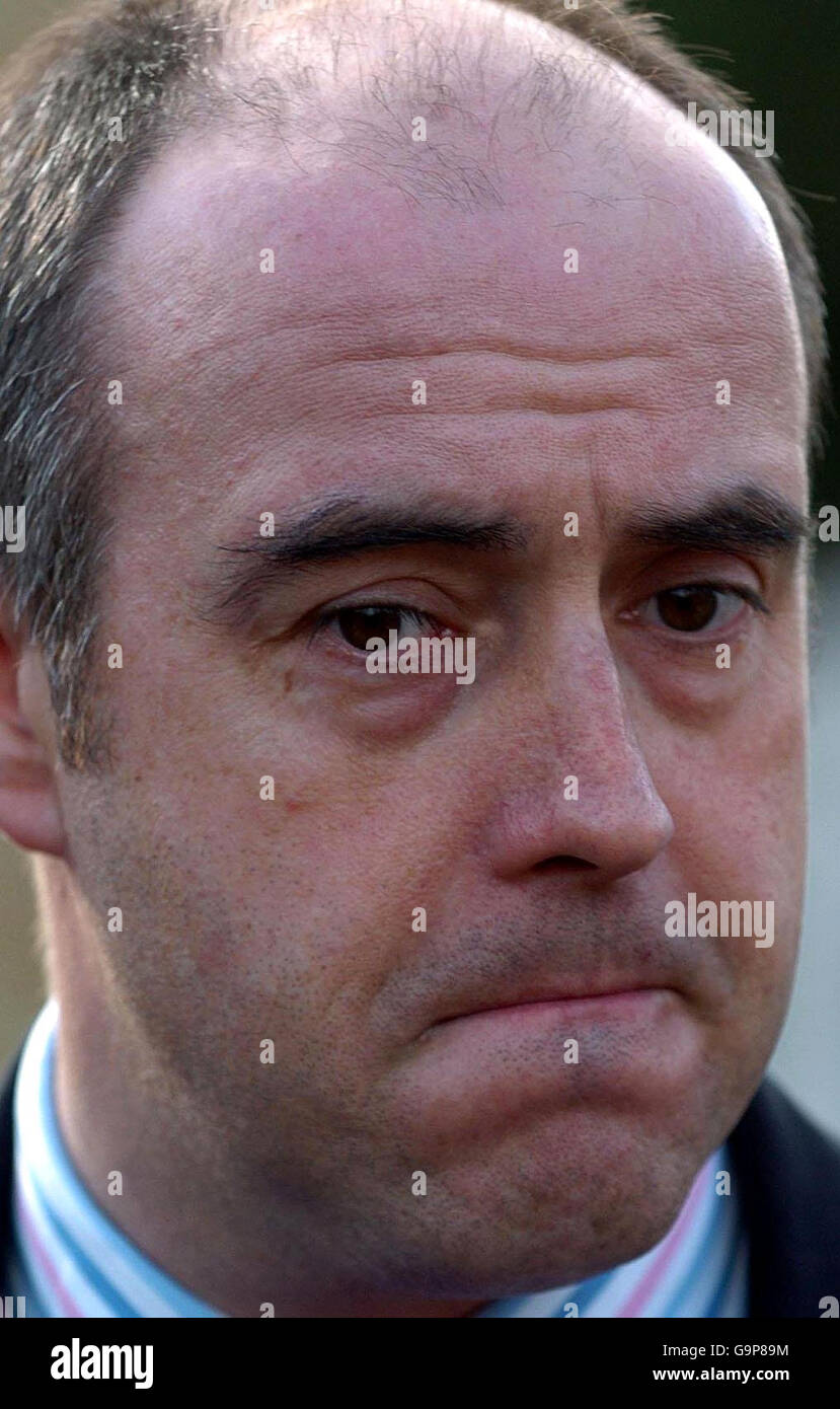 Police outside a house in coventry close hires stock photography and