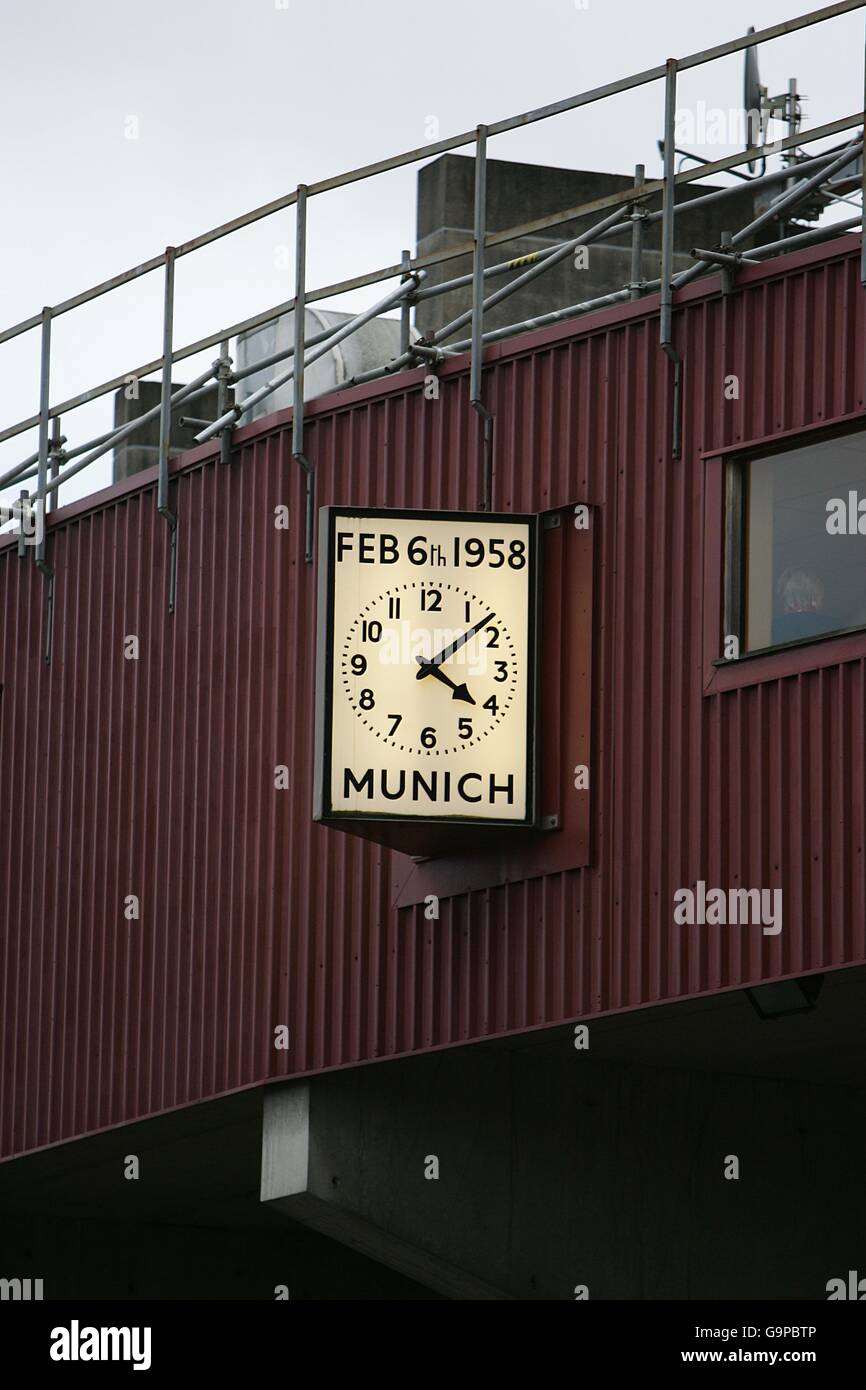 Soccer - FA Cup - Fourth Round - Manchester United v Portsmouth - Old Trafford Stock Photo