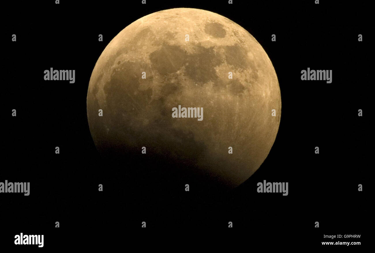 The moon over central London on the night of a total lunar eclipse ...