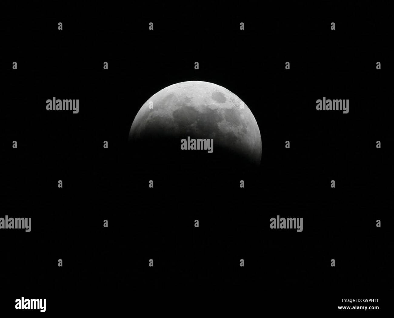 Total lunar eclipse hires stock photography and images Alamy