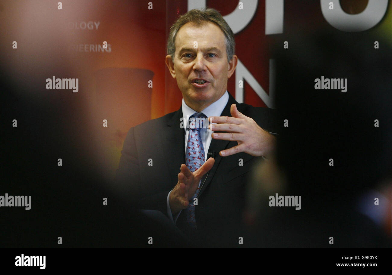 Prime Minister Tony Blair speaking during a visit to Brunel University in Uxbridge, Middlesex, where he said that universities must launch US-style fundraising campaigns targeting former students for cash donation. Stock Photo
